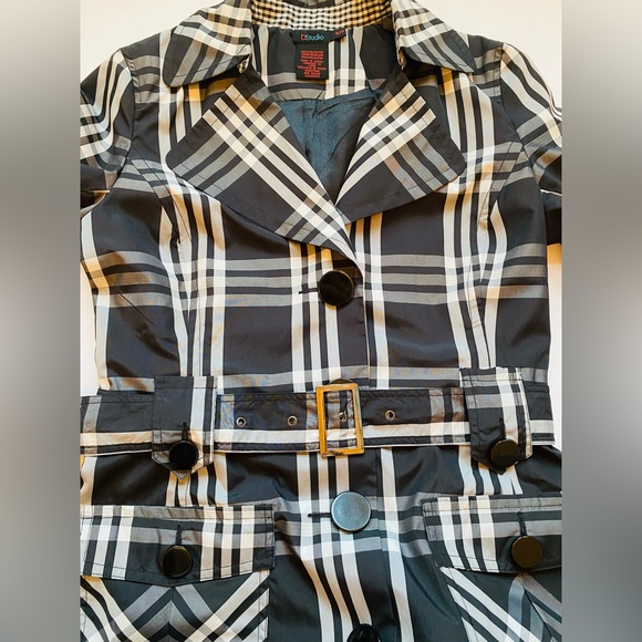 Spring Trench Coat - Picture 5 of 7